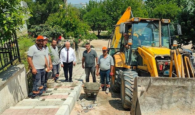 Karabağlar Belediyesi Fen İşleri Müdürlüğü ekipleri, ilçenin farklı noktalarında yol,