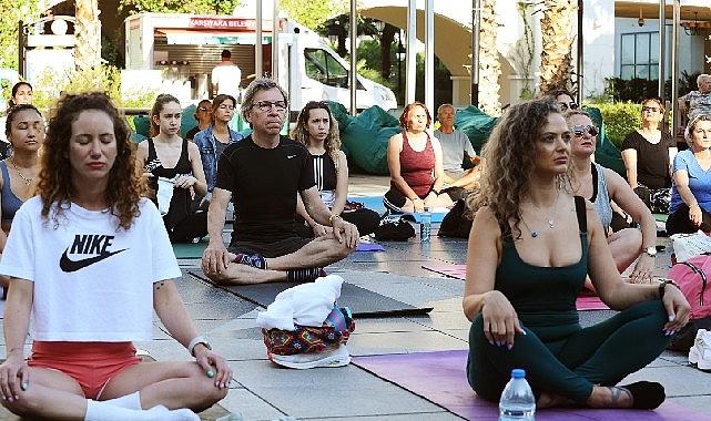 Her yaşta sporu teşvik etmek için yıl boyunca farklı branşlarda