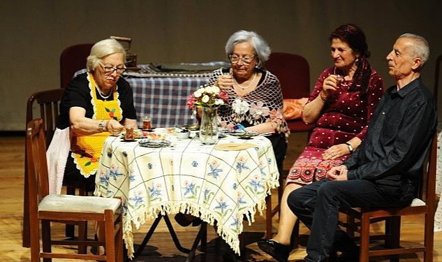 Yıl boyunca düzenlediği ücretsiz kurs ve etkinliklerle 60 yaş ve