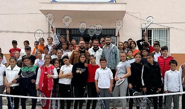 Kınık Belediyesi; ilçede sürekli hale getirdiği spor kurslarına bir yenisini