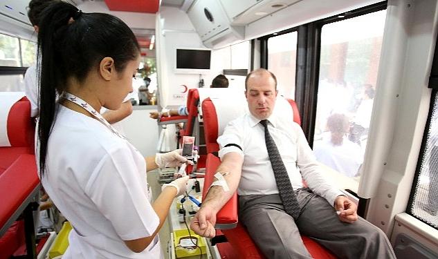 Kızılay Gönüllü ve düzenli olarak kan bağışı yapan bağışçılara teşekkür