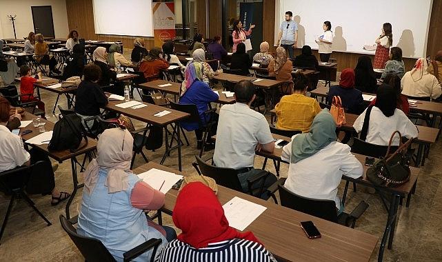Büyükşehir’in Ailem Kocaeli projesi kapsamındaki Mutlu Şehir Okullarında eğitimler Mutlu