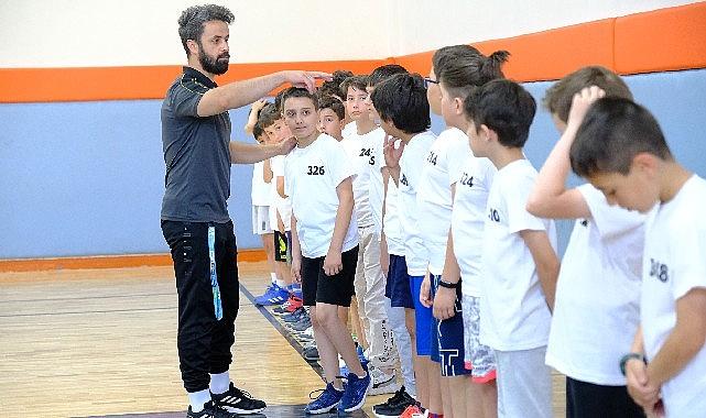 Konya Büyükşehir Belediyespor, basketbol altyapı branşında yaptığı seçmelerde yarınların yıldız