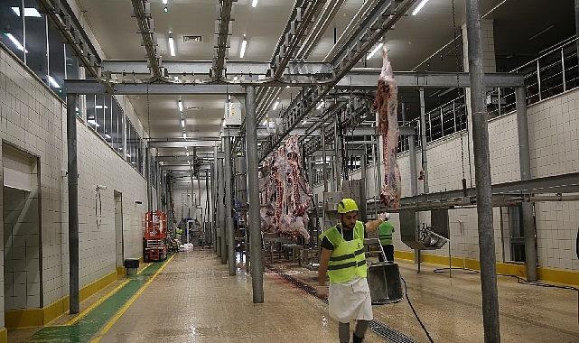Müslümanlar Kurban Bayramı’nın coşkusunu yaşamaya başlarken Büyükşehir’in Solaklar Mezbahasında kesim