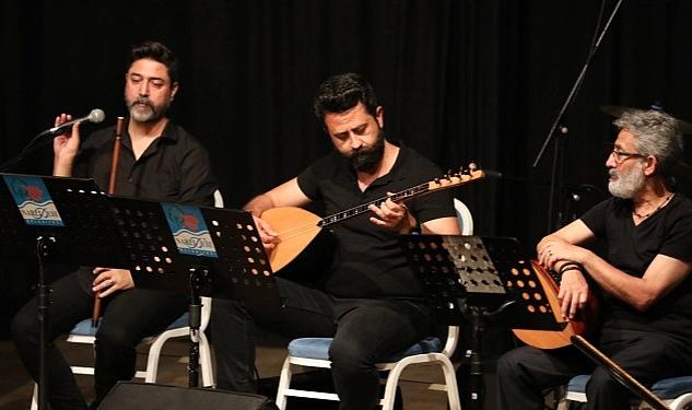 Narlıdere Belediyesi Türk Halk Müziği Korosu, Gerçekay Oral’ın şefliğinde ‘Umuda