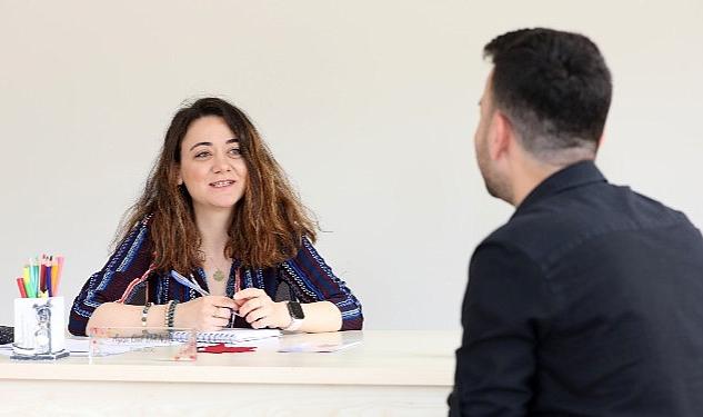 Narlıdere Belediyesi Pakize Ateş Kadın Danışma Merkezi bünyesinde hizmet veren