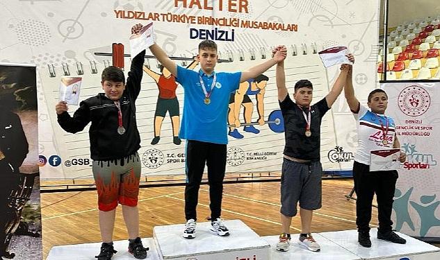 Nevşehir Belediyesi gençlik ve Spor Kulübü haltercileri, katıldıkları Türkiye Şampiyonası’nda
