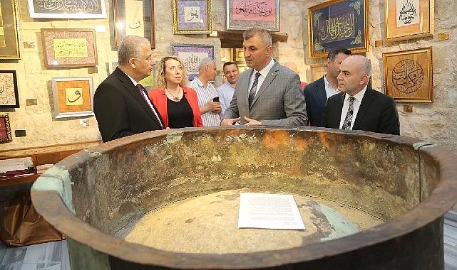 Sanatla Nesnelerin Yeniden Buluşması” temalı Gölcük Sanat Çalıştayı sergisi, Ali