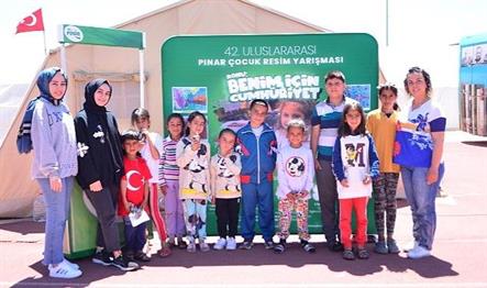 “Her Şey Çocuklarımız İçin” parolasıyla çocuklara hayallerini resmetme imkânı sunan