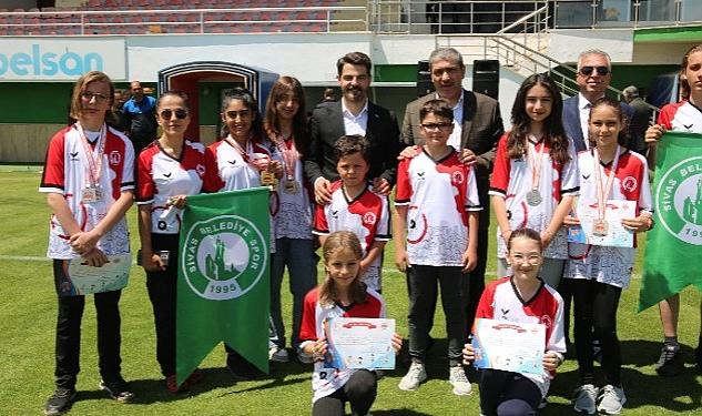 Sivas Belediyesi tarafından her yıl geleneksel olarak düzenlenen İlkokullar Arası