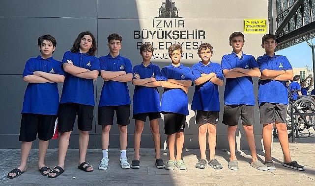 İzmir Büyükşehir Belediyesi’nin Havuz İzmir tesislerinde düzenlenen U21 ve U15