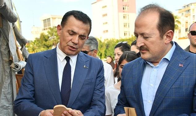 Deprem felaketinin ardından yaralarını sarmaya çalışan Hataylı esnaf, zanaatkar ve