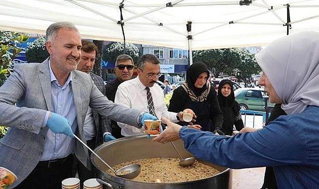 İnegöl Belediyesi, Muharrem Ayı vesilesiyle Cuma namazı sonrası Belediye binası