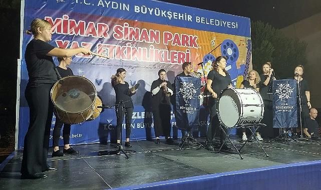 Aydın Büyükşehir Belediyesi, Mimar Sinan Parkı’nda düzenlediği müzik resitali vatandaşlara