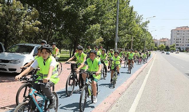 Konya Büyükşehir Belediyesi’nin hayata geçirdiği “Güvenli Okul Yolları Projesi” yaz