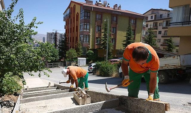  Çankaya Belediyesi, vatandaşların ihtiyaçlarını karşılayan çalışmalarına merdivenli yol yapımıyla devam