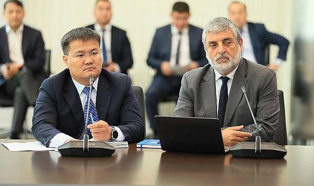 Kazakistan’a bağlı Aktobe Bölgesi’nin Valisi Akim Yeraly Tugzhanov’un, Astana’da yabancı