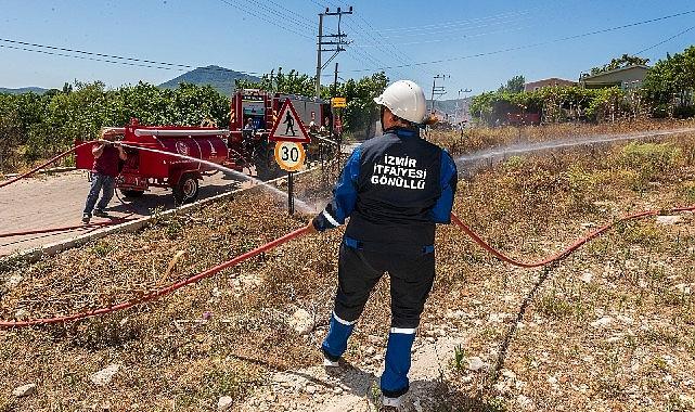 İzmir’de yaşayan Sevil ve Kemal Duman, Urla’da yangınlara da birlikte