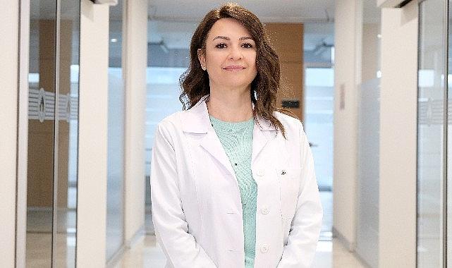 Gelişen teknoloji sayesinde şeffaf plak tedavilerinin her yaşta uygulanabildiğini belirten