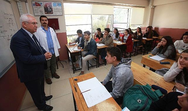 Başkan Selvitopu, yüzde 98.3'lük başarı oranı nedeniyle öğrencileri, öğretmenlerini ve