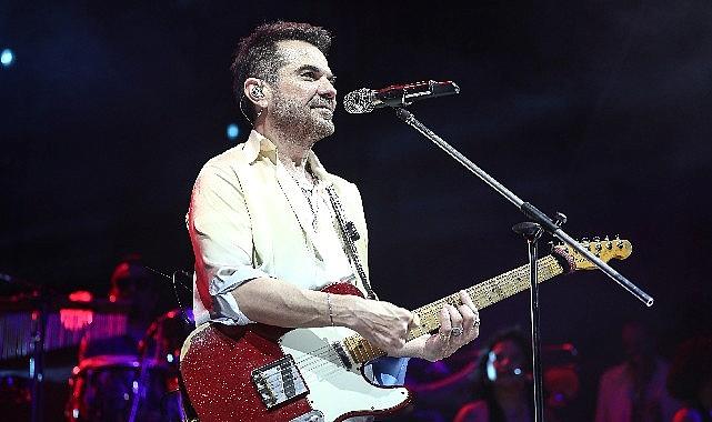 Türk pop müziğinin efsane ismi Kenan Doğulu, Caresse, a Luxury