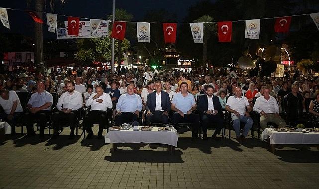 Gölcük Anıtpark’ta düzenlenen “Uluslararası Kafkas Folklor” etkinliğinde sahnelenen birbirinden muhteşem