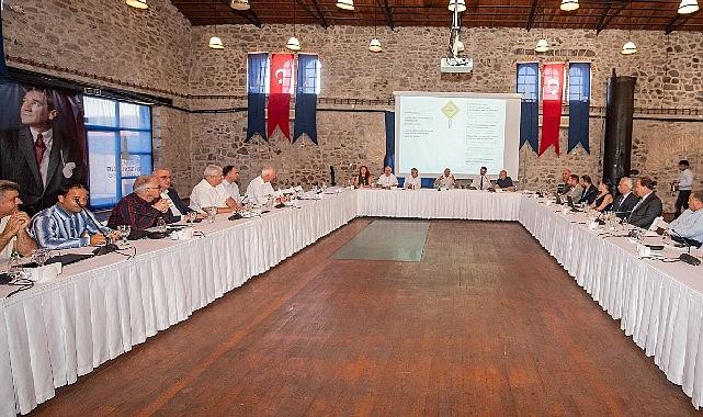 İzmir Büyükşehir Belediyesi, hizmet kalitesini artırabilmek için bünyesindeki şirketlerin yöneticilerine