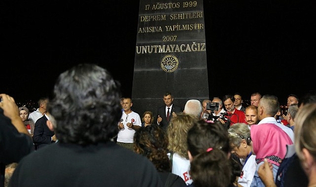 Gölcük Belediye Başkanı Ali Yıldırım Sezer, 17 Ağustos 1999’da meydana