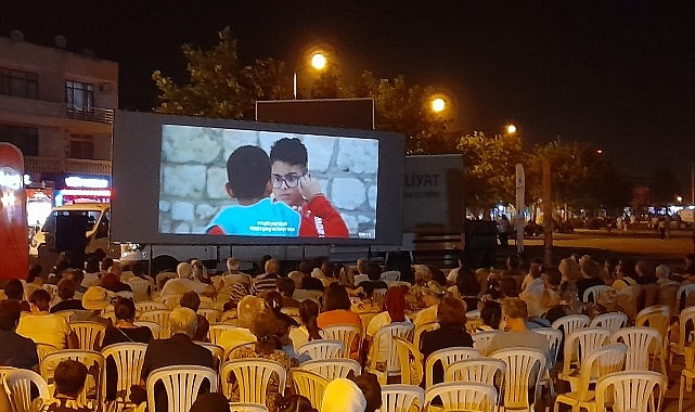 İzmir Büyükşehir Belediyesi’nin yaz dönemi açık hava sinema gösterimleri Ağustos
