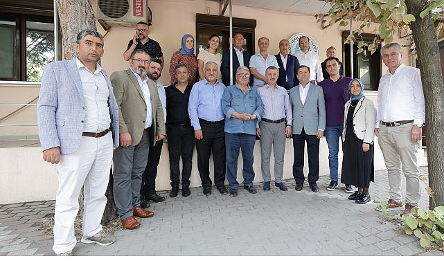Başkan Büyükakın, Kocaeli Yerel Kültür Platformu Başkanı Metin Şentürk ve