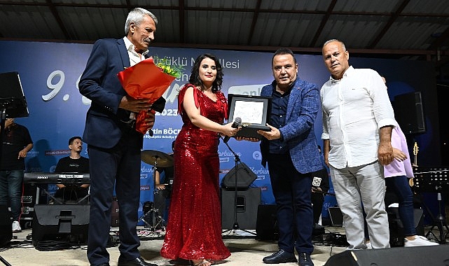 Antalya Büyükşehir Belediye Başkanı Muhittin Böcek, Korkuteli Küçüklü Mahallesi’nde düzenlenen