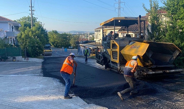 Büyükşehir Belediyesi, Başiskele Kahramanlar Caddesinde 150 ton asfalt serimi yaptı