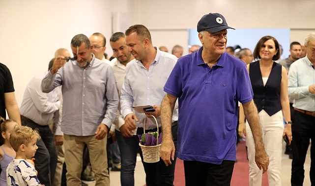 Narlıdere Belediye Başkanı Ali Engin, göreve dönmesinin ardından geçmiş olsun