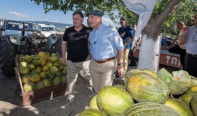 İzmir Büyükşehir Belediye Başkanı Tunç Soyer, Kınık’ta düzenlenen salçalık domates