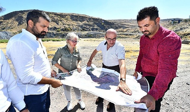 İzmir Büyükşehir Belediye Başkanı Tunç Soyer, İzmir’in çöpünün bile siyasete