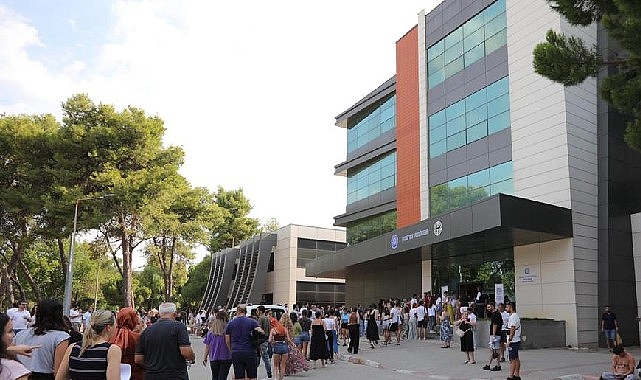 Okul öncesi eğitim çalışmalarıyla fark yaratan Bayraklı Belediyesi, yeni sezonda