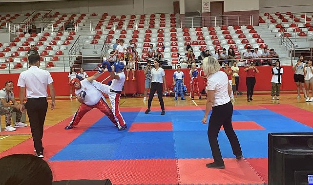 Spor alanındaki başarıları ve milli takımlar düzeyinde yetiştirdiği sporcularıyla fark