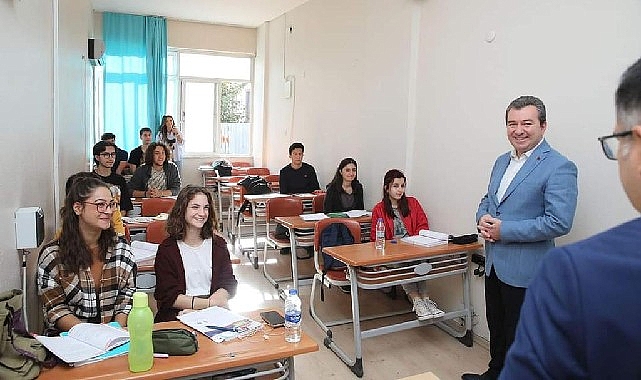 Bergama Belediyesi tarafından oluşturulan Yaşam Boyu Eğitim Merkezi’nde üniversite hazırlık