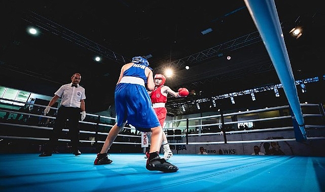 Canikli milli sporcu Avrupa Boks Şampiyonası'nda çeyrek finale yükseldi.