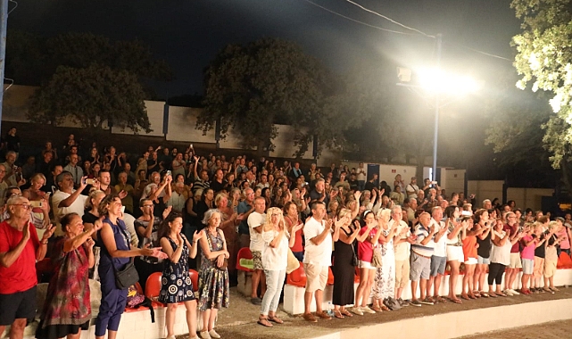 Narlıdere Belediyesi Pakize Ateş Kadın Danışma Merkezi Güçlü Kadınlar Tiyatro