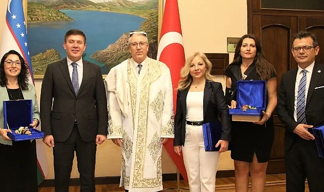 Rektör Prof. Dr. Budak’a Özbekistan Cumhurbaşkanlığı'nın tensipleriyle “Fahri Doktora” unvanı