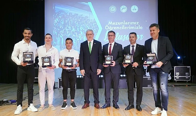 Mezunlar ile üniversite arasındaki iletişimi güçlendirmek ve devamlılığını sağlamak amacıyla