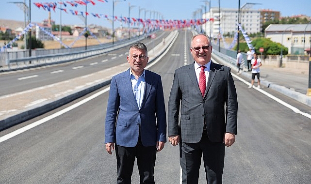 Erzincan Çevre Yolu’nu Stadyum yanından üst geçitle Muhsin Yazıcıoğlu Bulvarı’na,