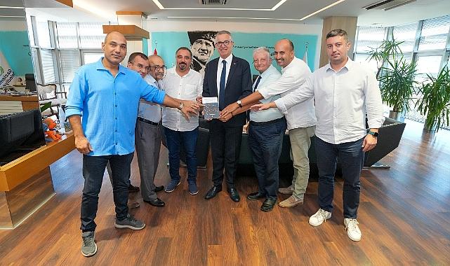 Gazetecilik mesleğine gönül veren İzmirli 46 deneyimli gazeteci, önemli bir