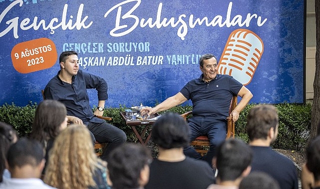 Konak Belediyesi Gençlik Meclisi’nin düzenlediği Konak Gençlik Buluşması programında gençlerin