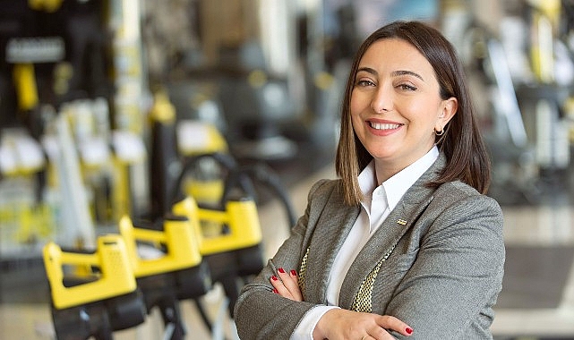 Gülsüm Sarıyıldız Yıldırım, çift anadal ile öğrenim gördüğü İstanbul Beykent