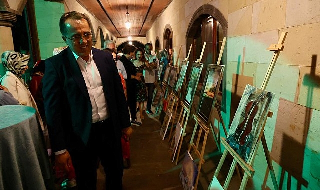 Nevşehir Belediyesi Güzel Sanatlar Merkezi’nde düzenlenen yıl sonu etkinliğinde kursiyer