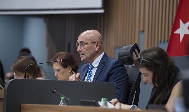İzmir Büyükşehir Belediye Başkanı Tunç Soyer, Ağustos ayı meclisinin ilk