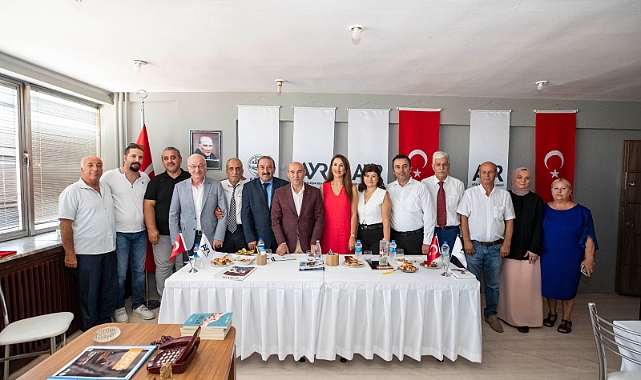 İzmir Büyükşehir Belediye Başkanı Tunç Soyer, Ağrı Dernekleri Konfederasyonu Ege