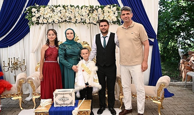 Kocaeli Büyükşehir Belediye Başkanı Doç.Dr.Tahir Büyükakın, tarafından nikahları kıyılan AK